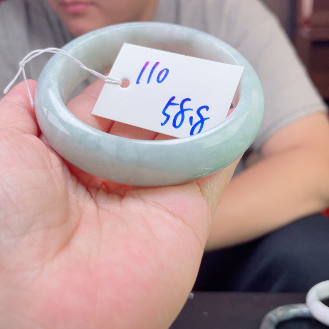 未镶嵌手镯翡翠110