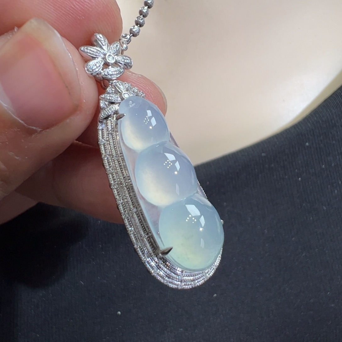 翡翠吊坠(不含链)18K金镶嵌