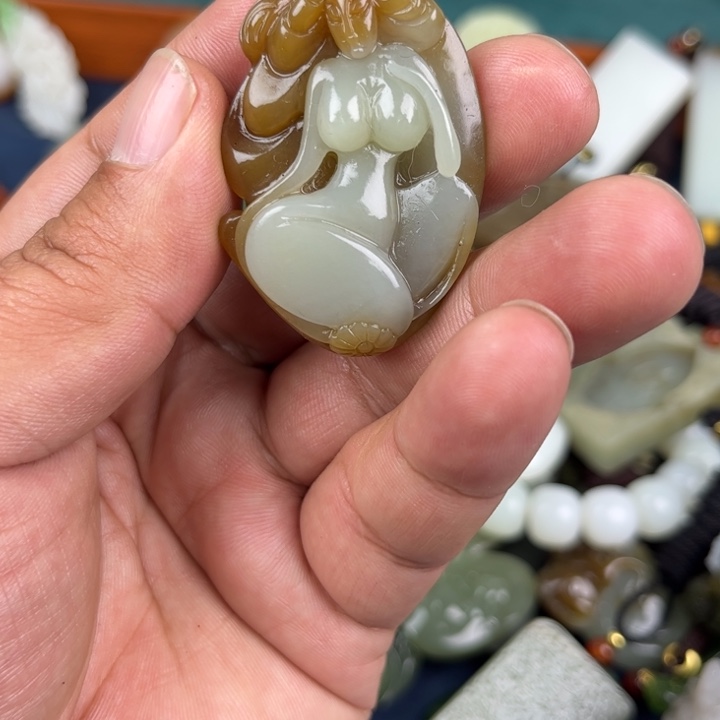 和田玉颈饰未镶嵌