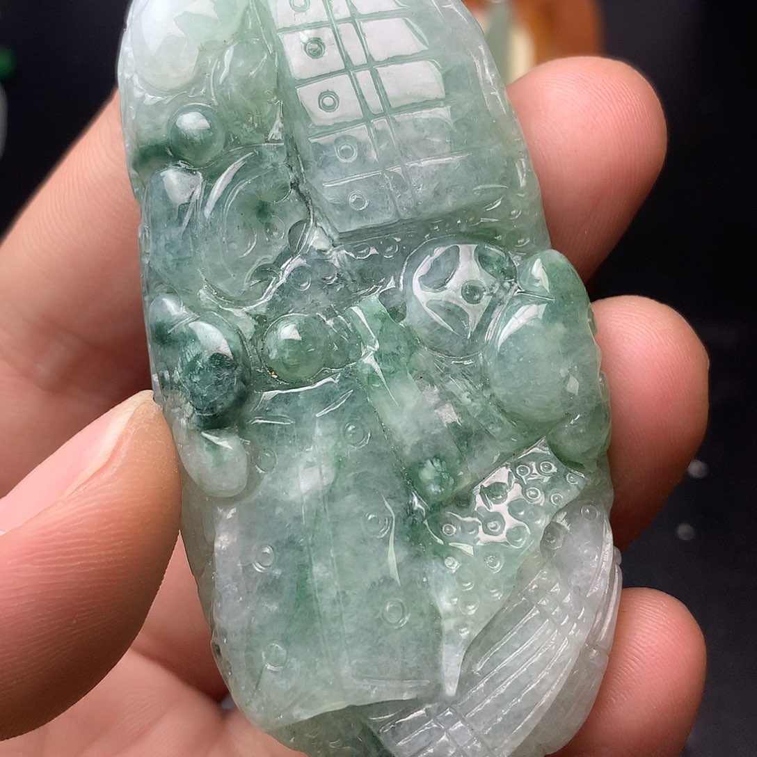 翡翠未镶嵌颈饰翡翠首饰和翡翠珠宝