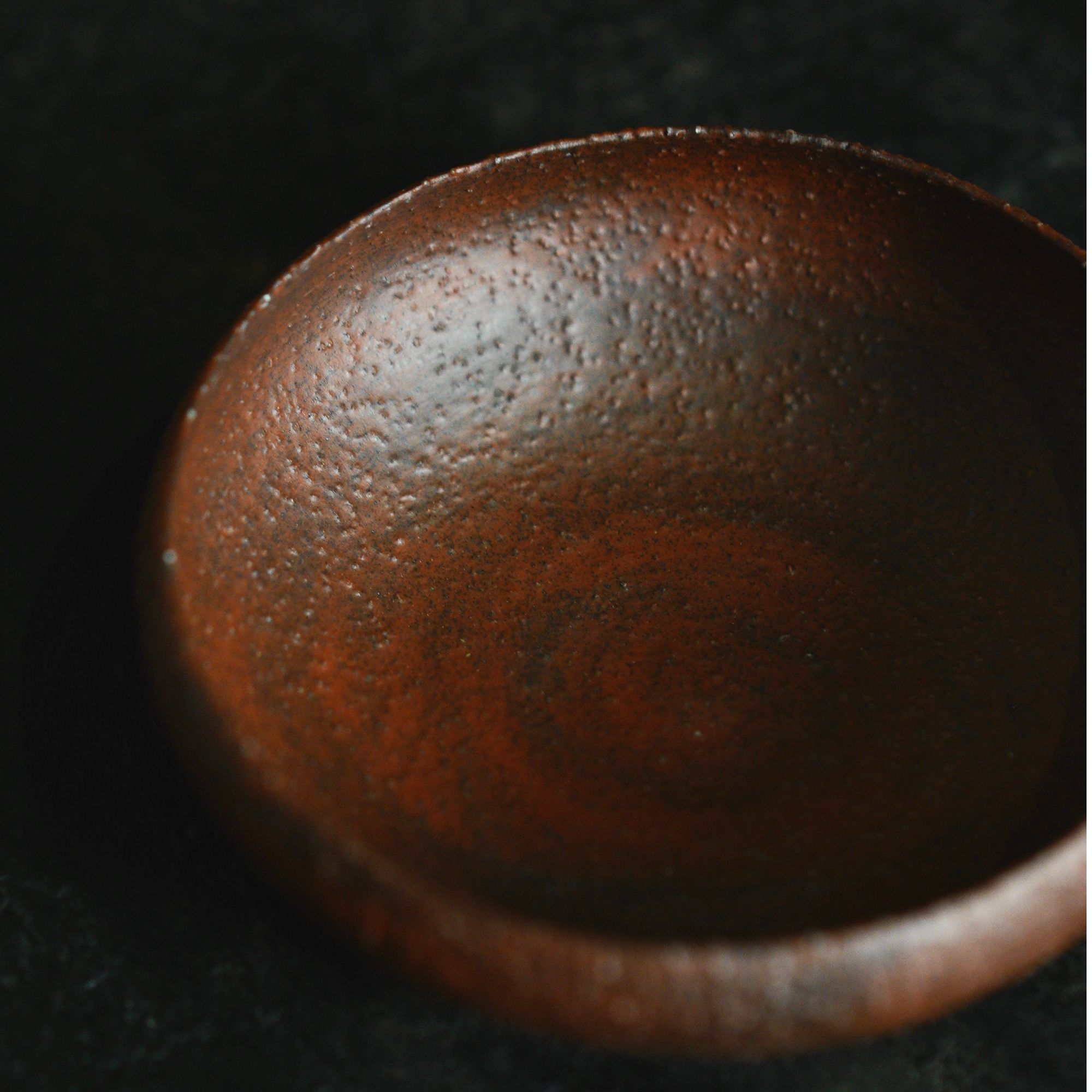 粉引薄胎壶承 果盘  红黑款   景德镇手作器物