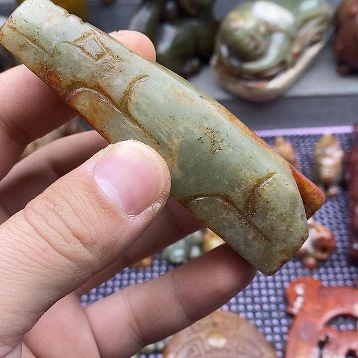 未镶嵌蛇纹石玉颈饰