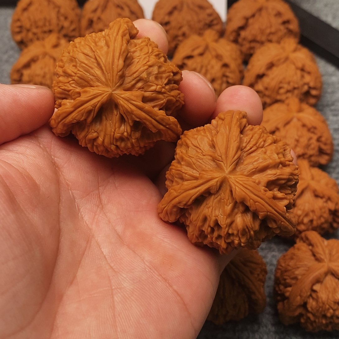 文玩核桃吊坠甲****泽精工修复三棱43白奔