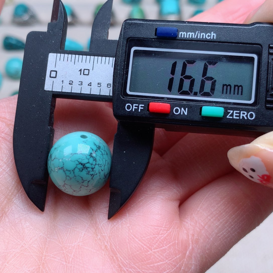 绿松石颈饰未镶嵌