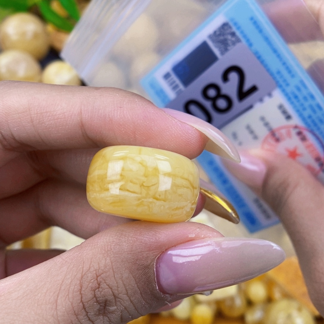 琥珀未镶嵌珠宝奇石22