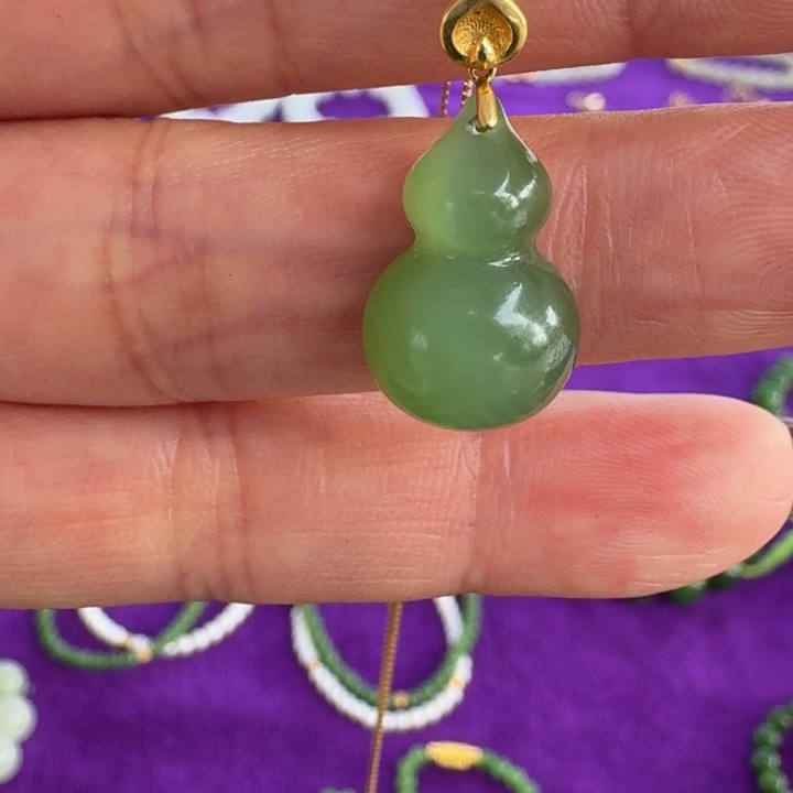 和田玉18K金镶嵌颈饰