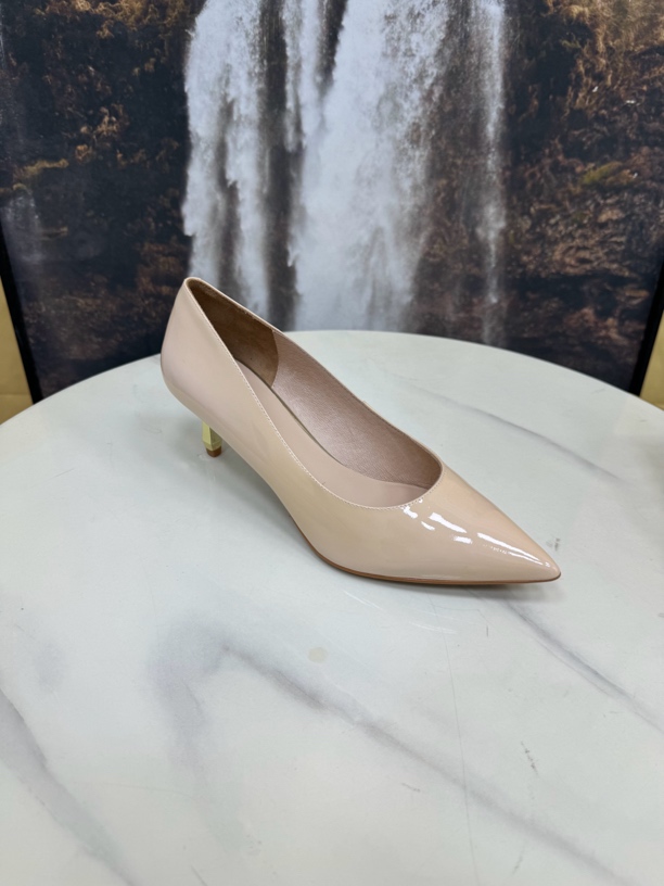 春季简约细跟浅口尖头单鞋 杏色时尚百搭款 54113