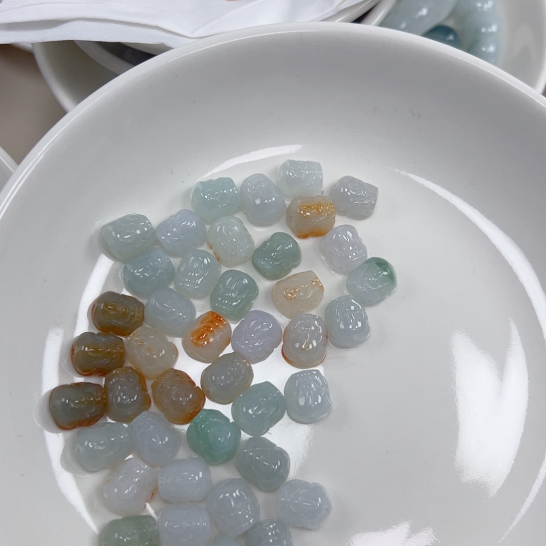 翡翠散珠貔貅一个