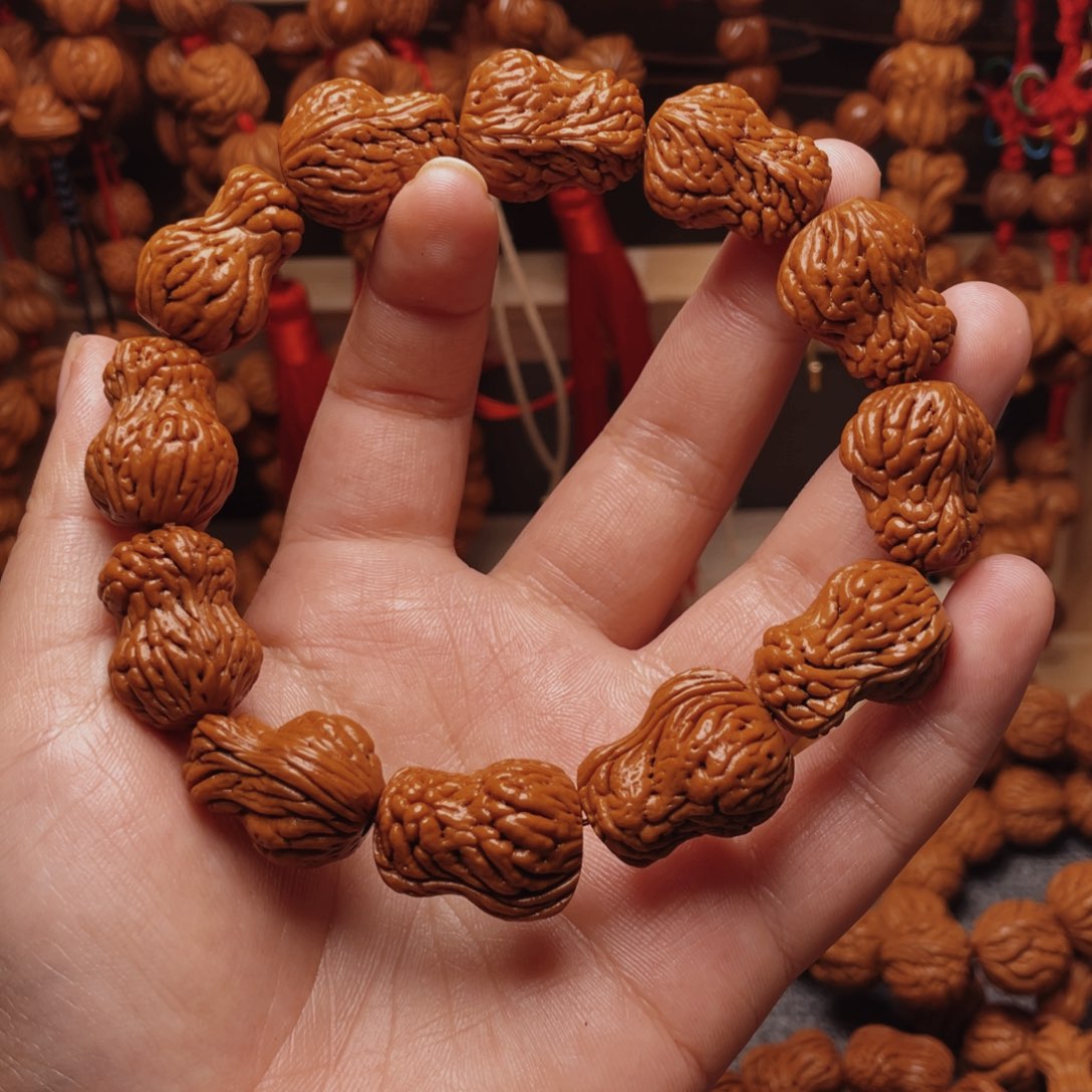 木质类龙纹桃枭手串