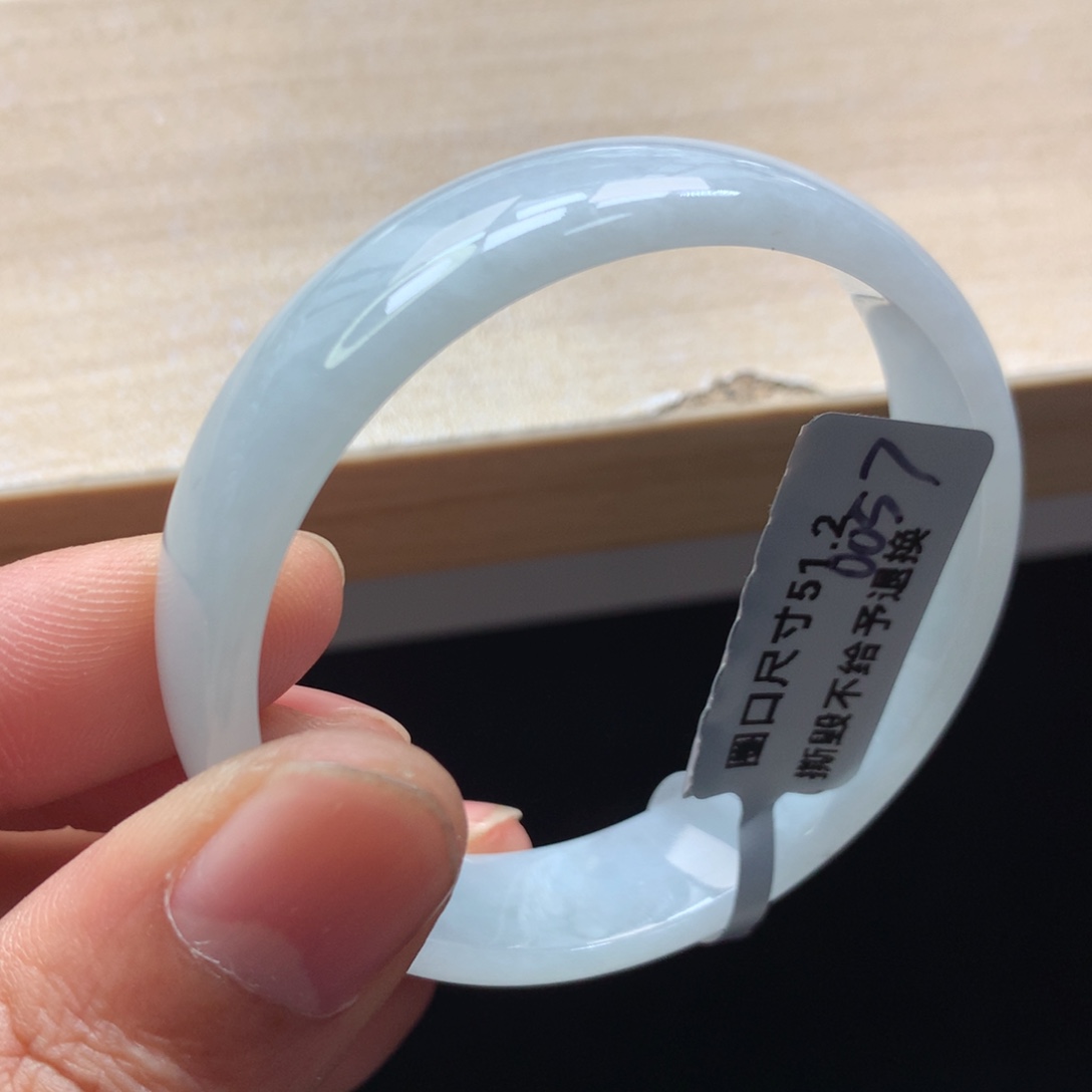 未镶嵌手镯翡翠手镯