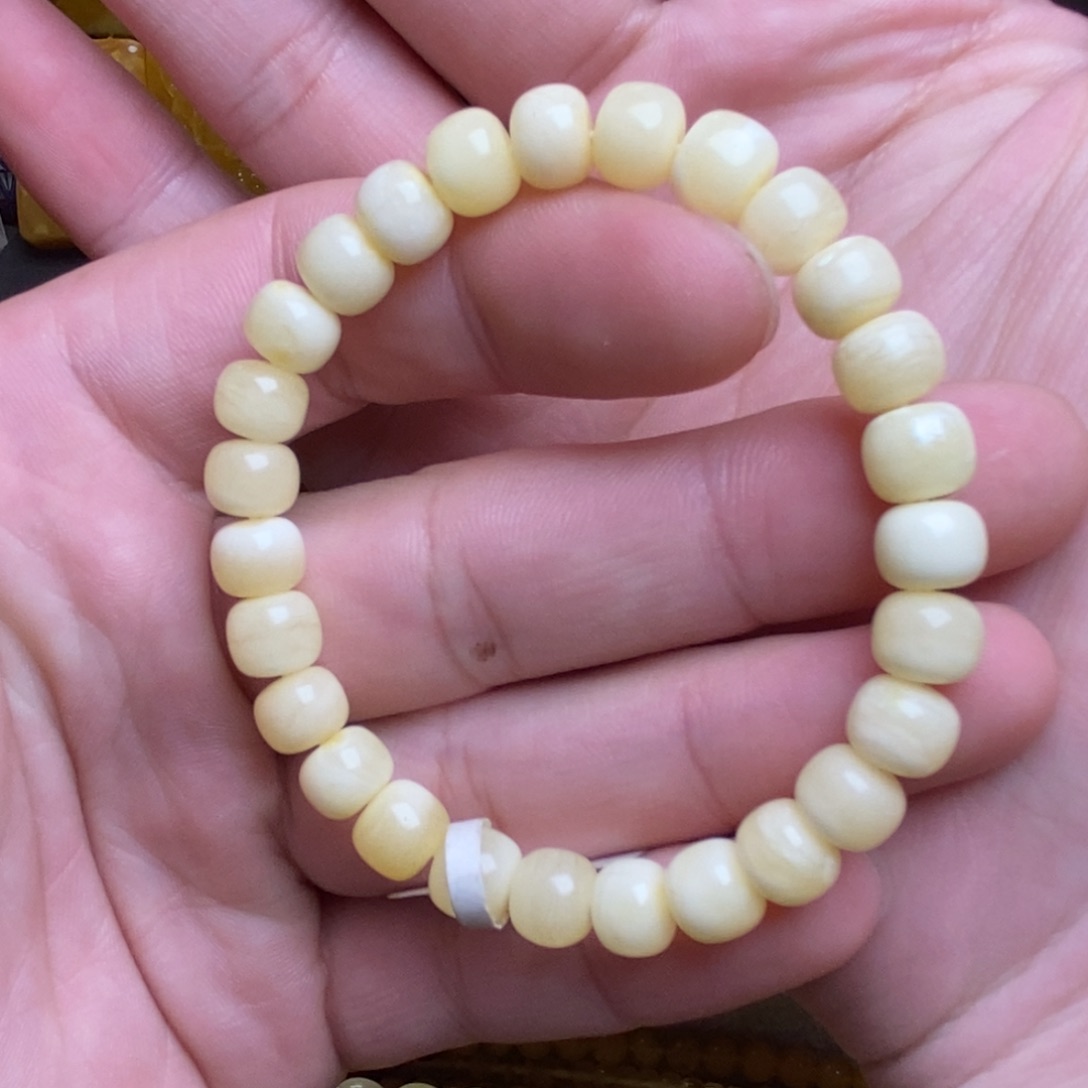 琥珀未镶嵌裸石蜜蜡