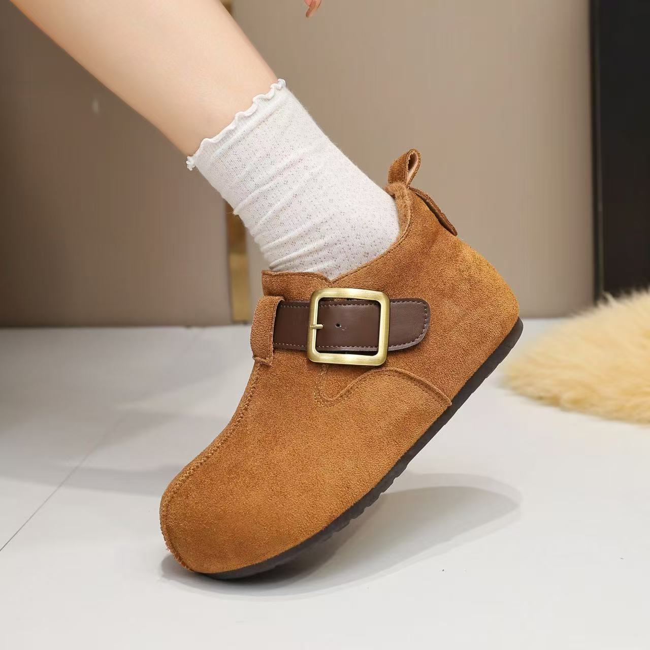 个性百搭女士时尚洋气老北京布鞋女新款洋气年轻人软底不累脚女款