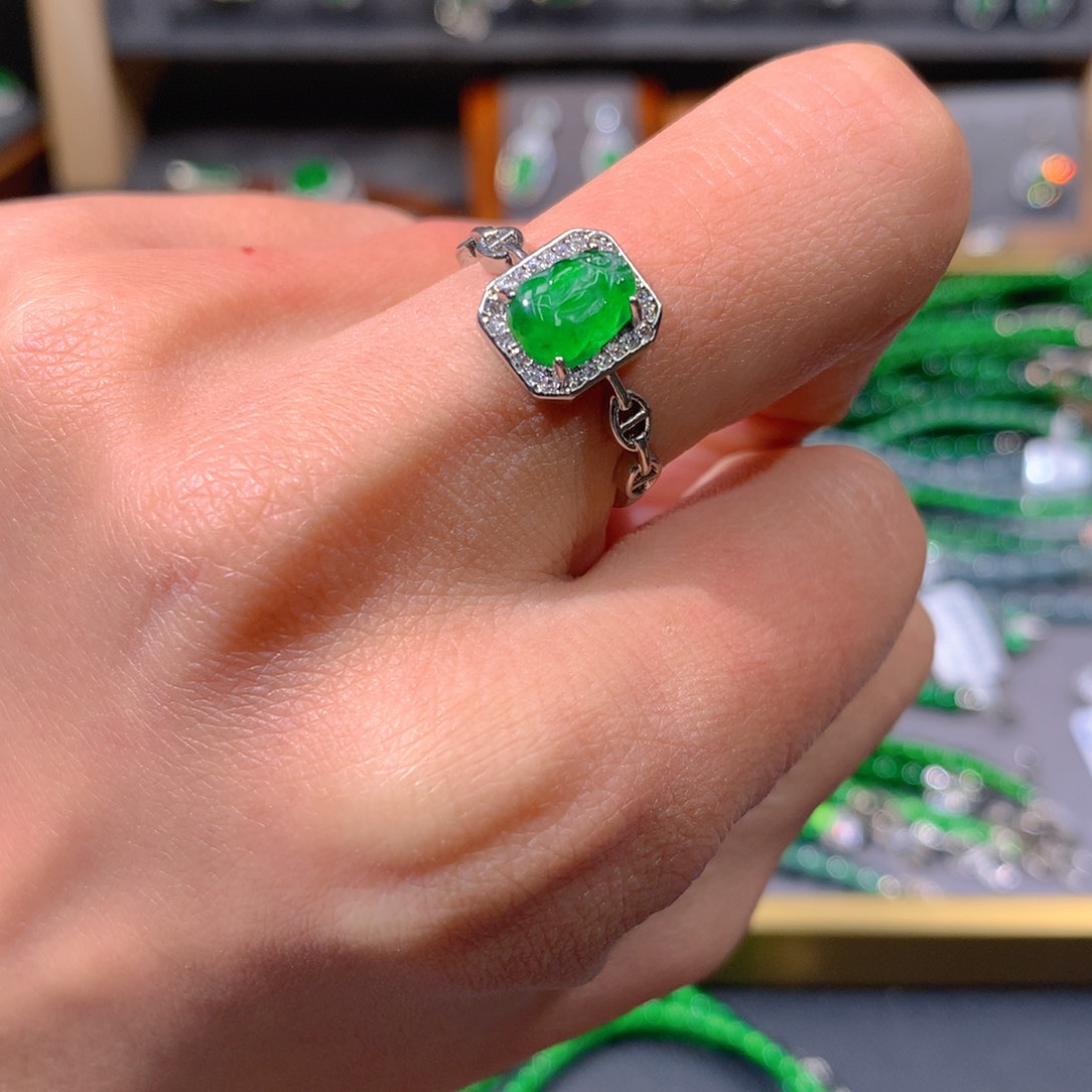 翡翠手链未镶嵌天然翡翠