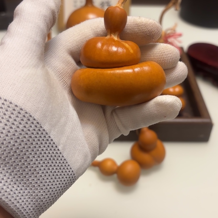 雪****天然手捻老皮葫芦