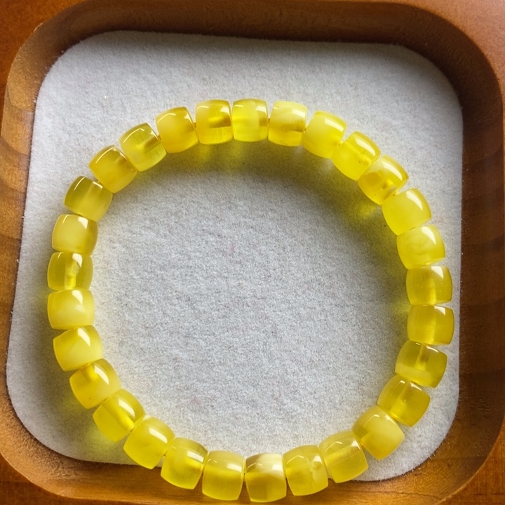 蜜蜡裸石未镶嵌尺寸7加，7g，个别微微瑕