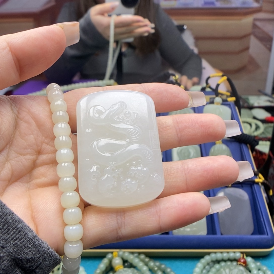 和田玉颈饰未镶嵌伟*