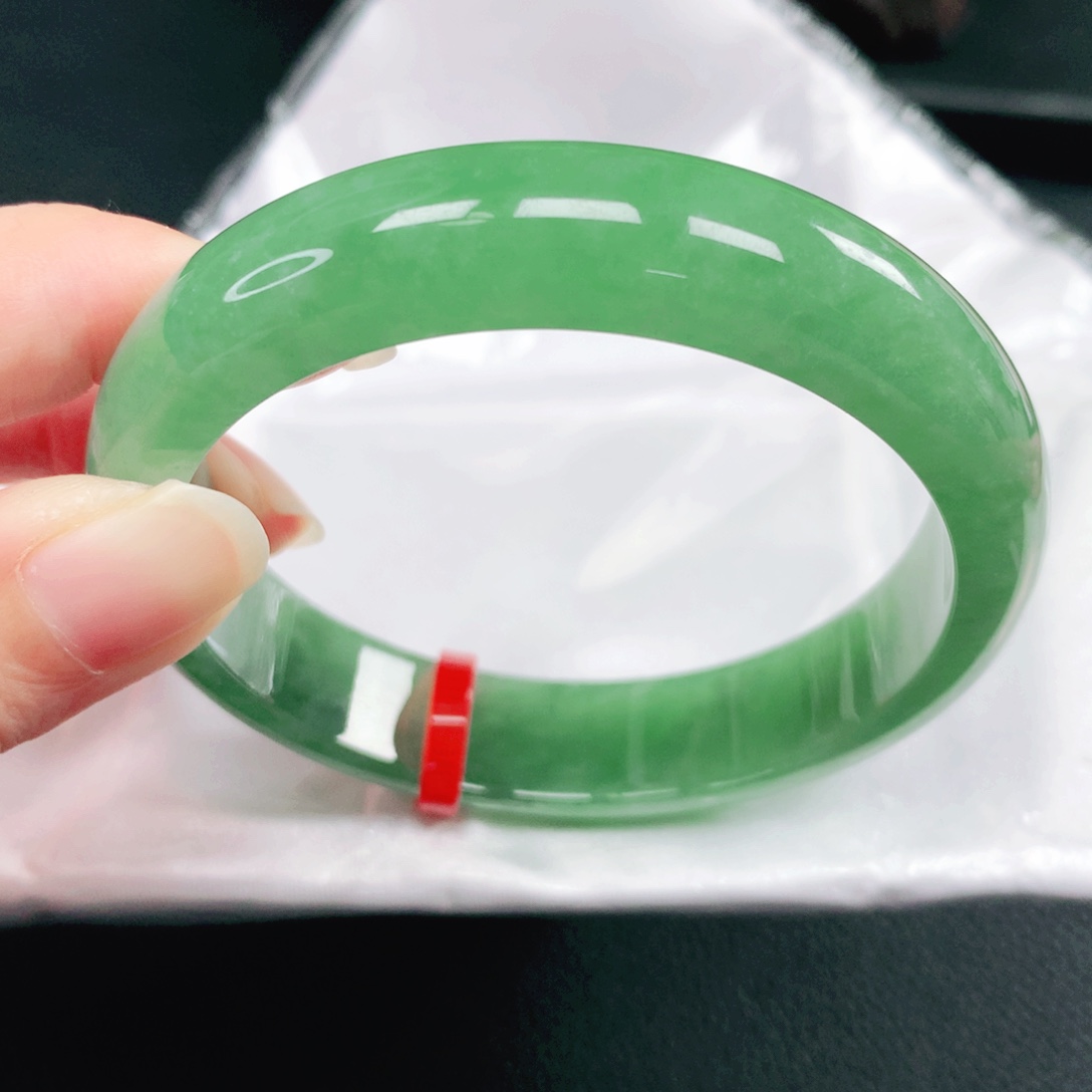 翡翠未镶嵌手镯57圈