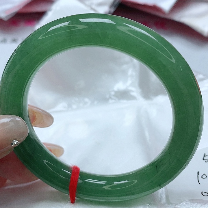 翡翠手镯未镶嵌缅甸天然A货翡翠