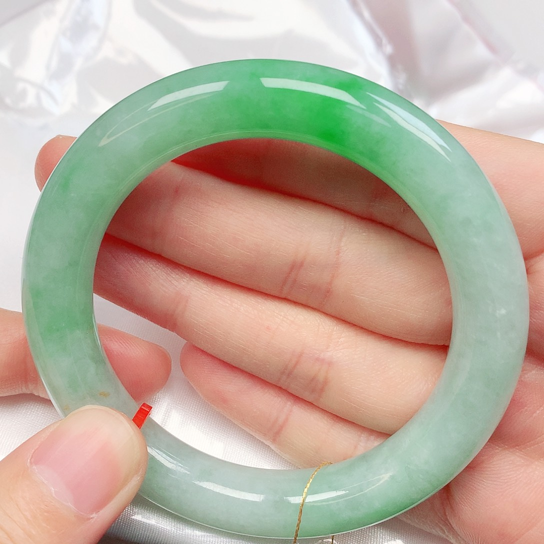 翡翠手镯未镶嵌抖音563