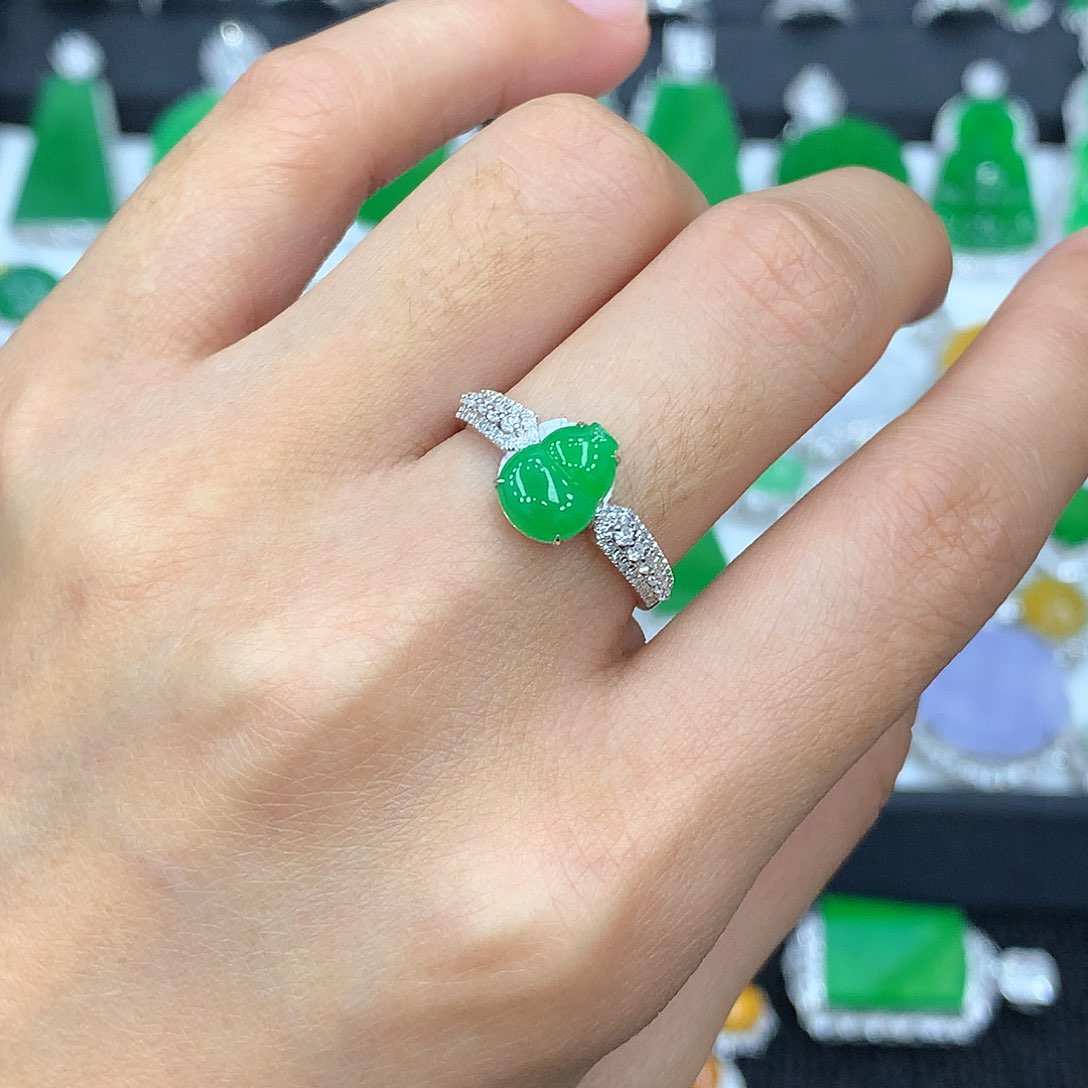 【闪购商品】翡翠戒指18K金镶嵌葫芦