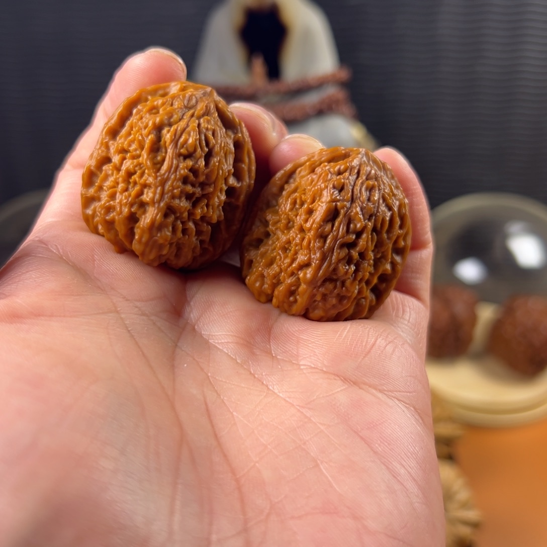 ****文玩核桃把件南疆石