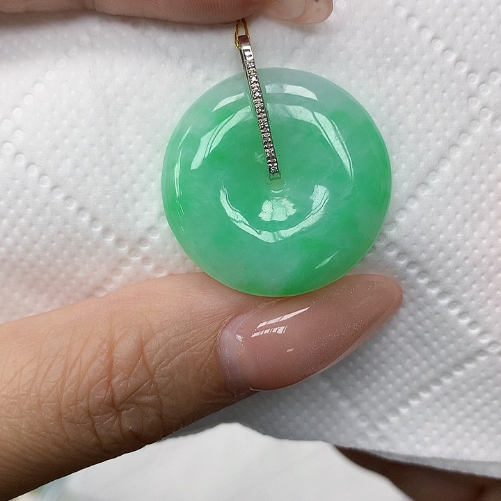 颈饰18K金镶嵌翡翠
