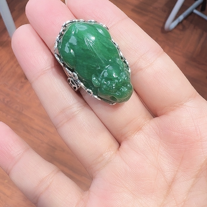 颖***织和田玉未镶嵌戒指