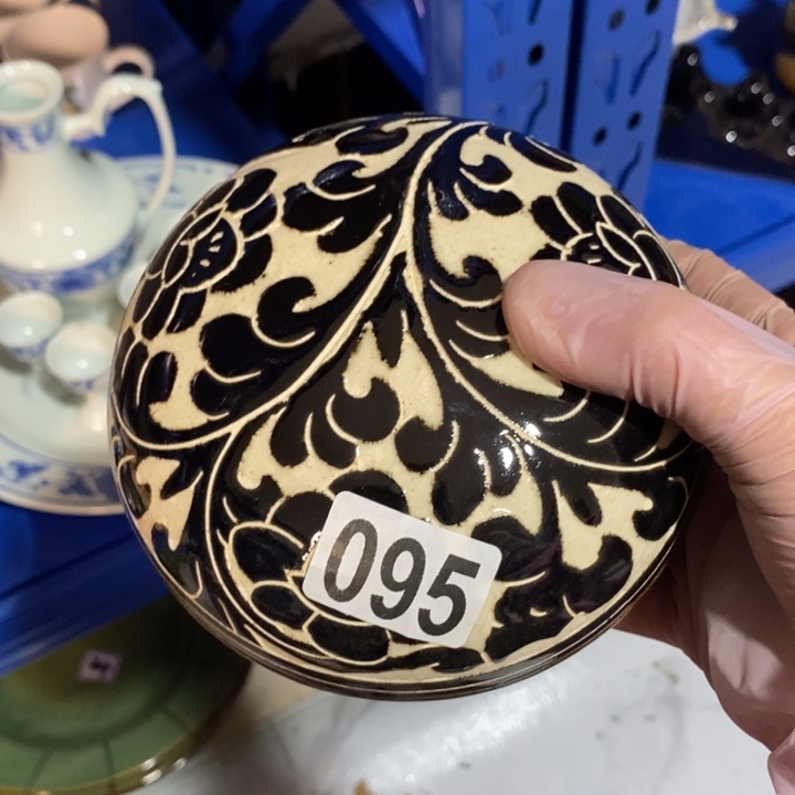 瓷片磁州窑黑刻墨盒微瑕疵