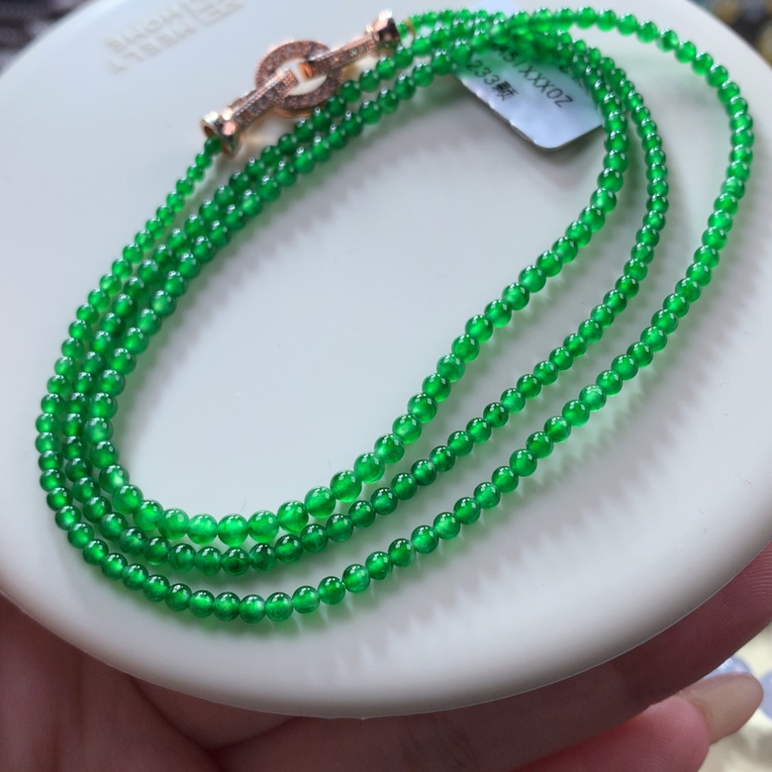 翡翠颈饰未镶嵌翡翠高冰浓正色标级别阳绿卡3+