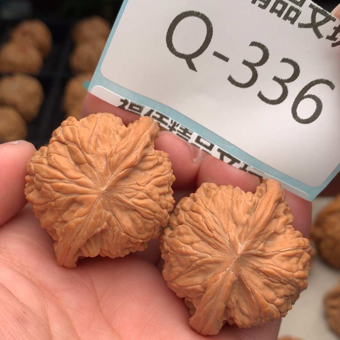 文玩核桃把件40磨盘……….