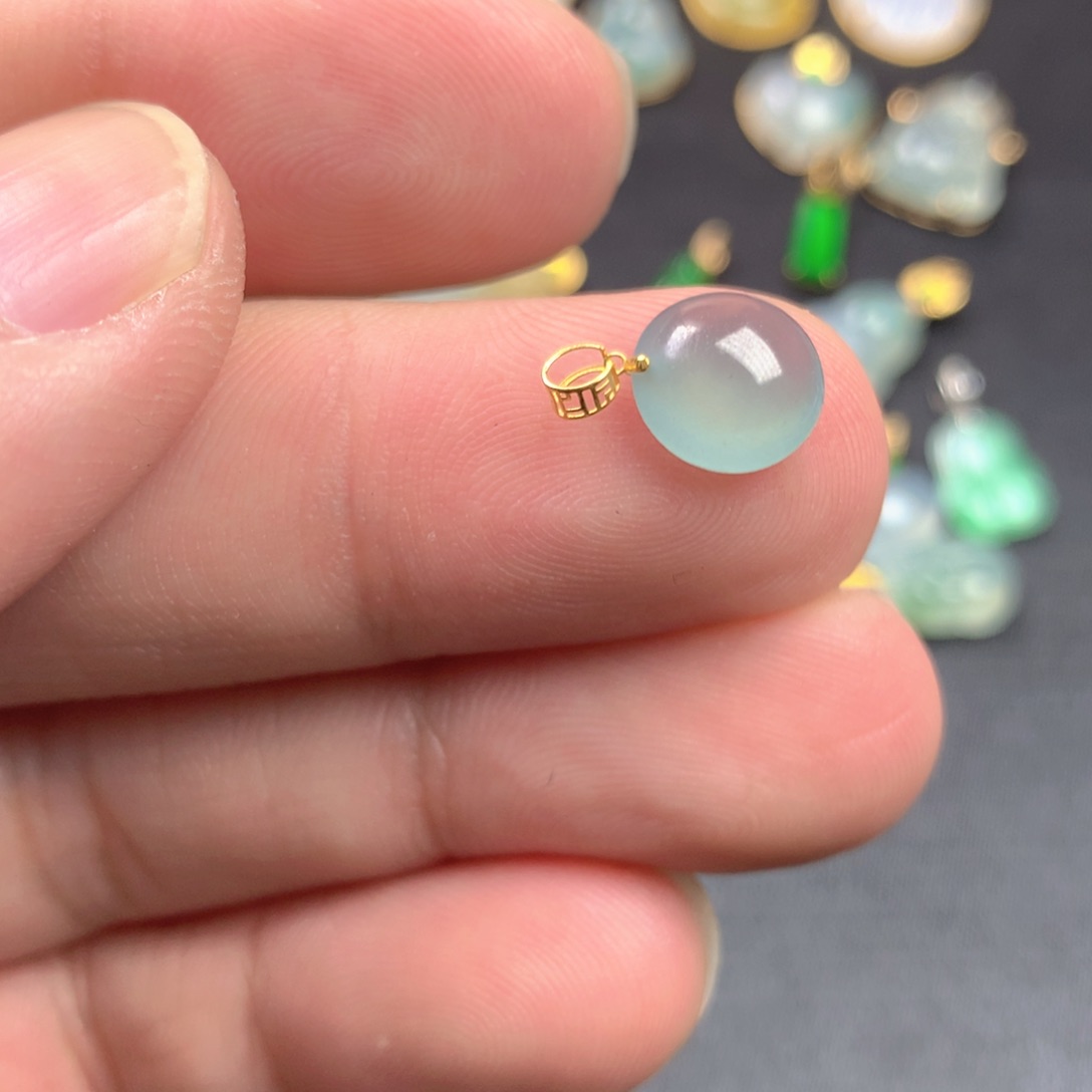 【闪购商品】颈饰18K金镶嵌翡翠翡翠