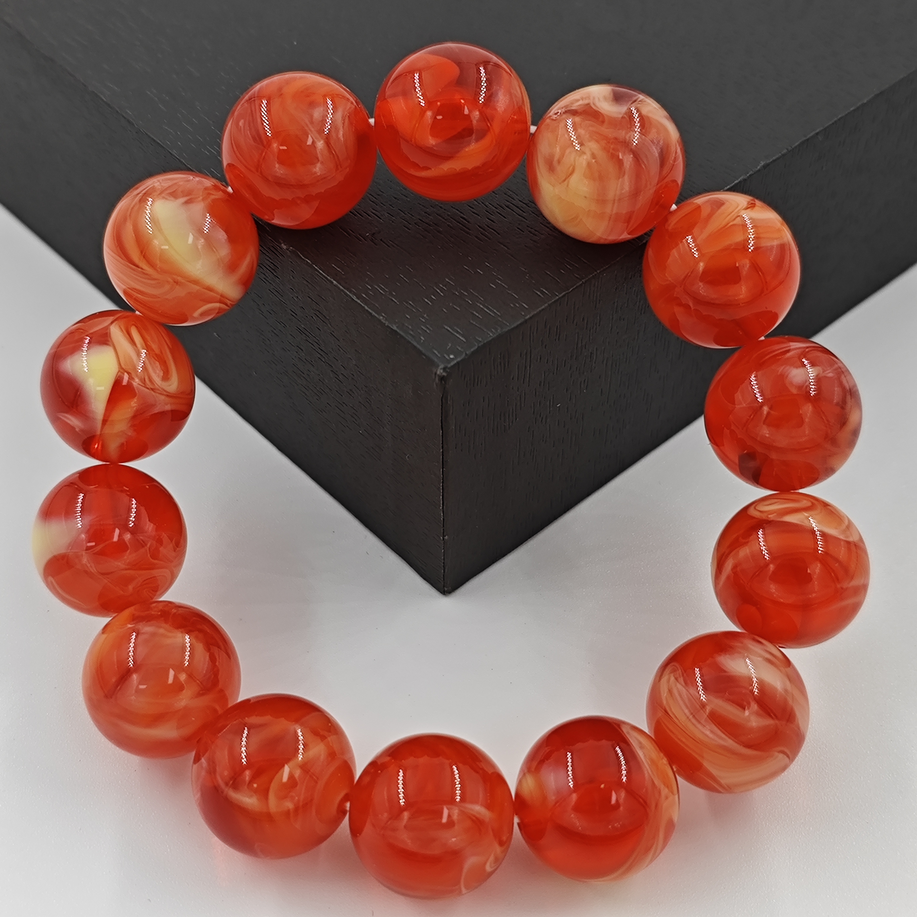 G113古典民族风气质百搭精美龙血红树脂手串手链