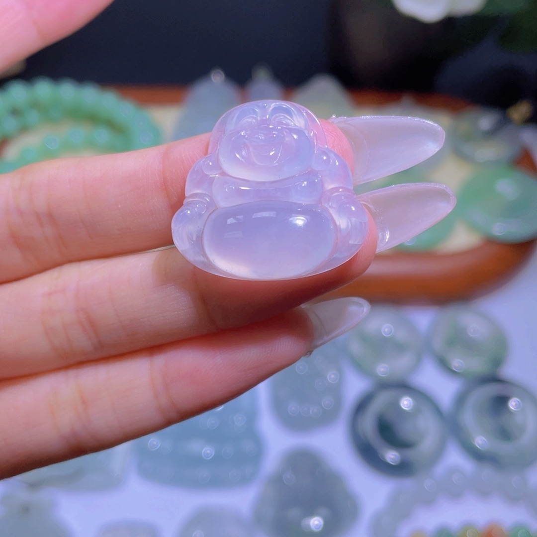 翡翠颈饰未镶嵌佛公