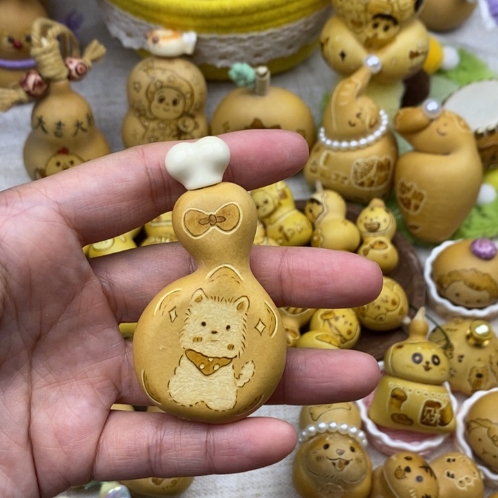 狗狗骨头扁。        