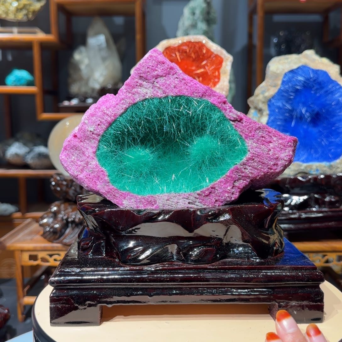 我***塞石材巴西红刚玉发晶