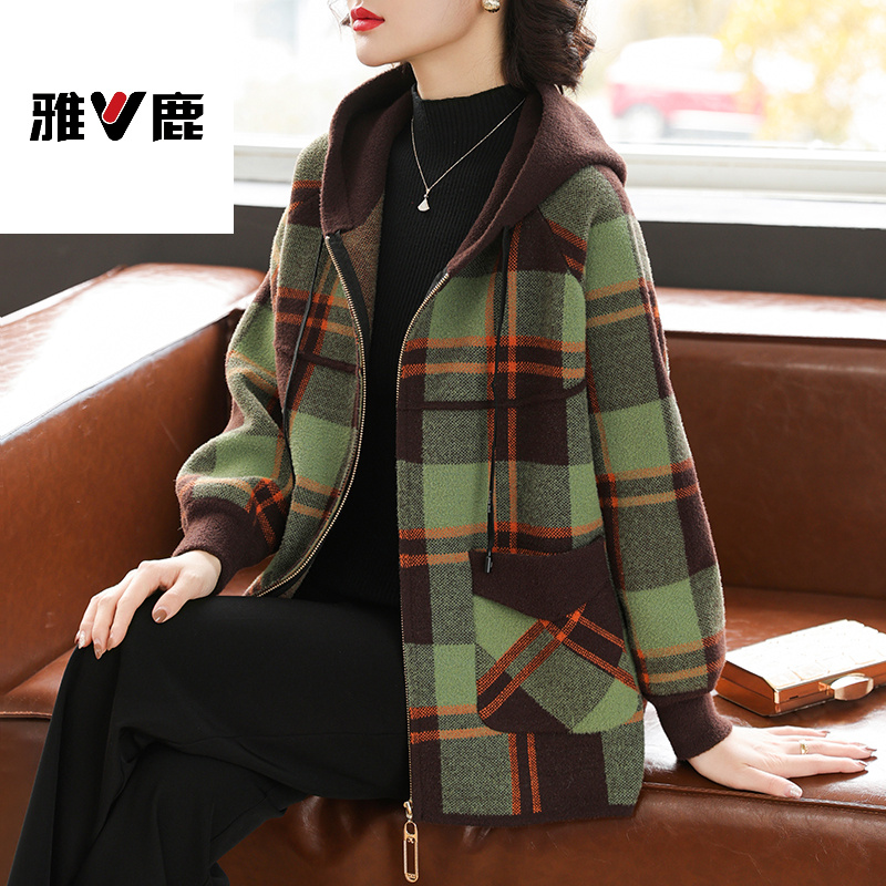 雅鹿优选年轻妈妈春秋装时尚短款针织外套中老年女装洋气开衫夹克