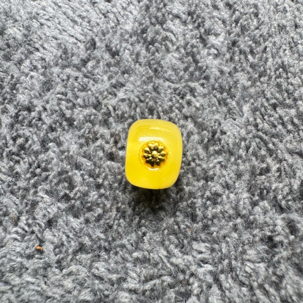 俄料蜜蜡 老型珠 直径8对孔5 鸡油黄如图镶嵌18k金标