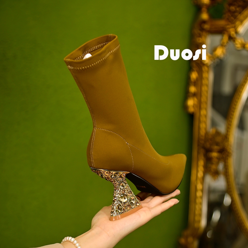 【DUOSI】9cm弹力瘦瘦靴女秋冬卡其色尖头粗跟靴子水钻小短靴V6577