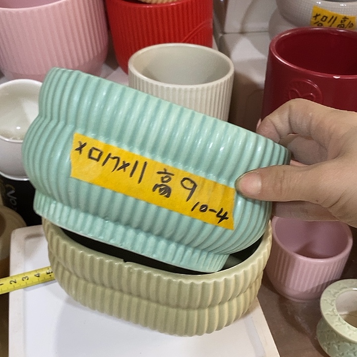 陶瓷花盆有孔 瑕疵介意勿拍 