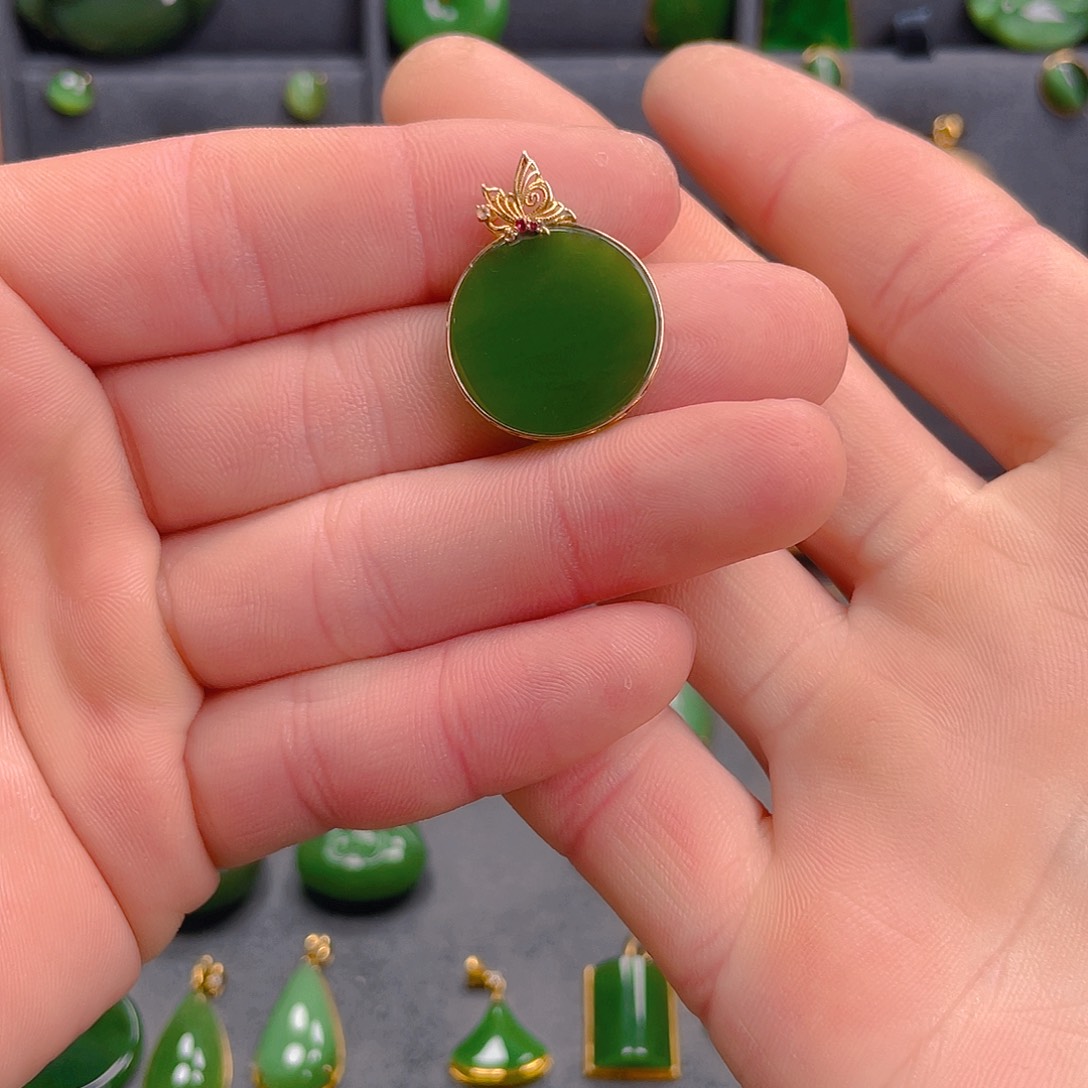 和田玉（碧玉）吊坠(不含链)18K金镶嵌1580