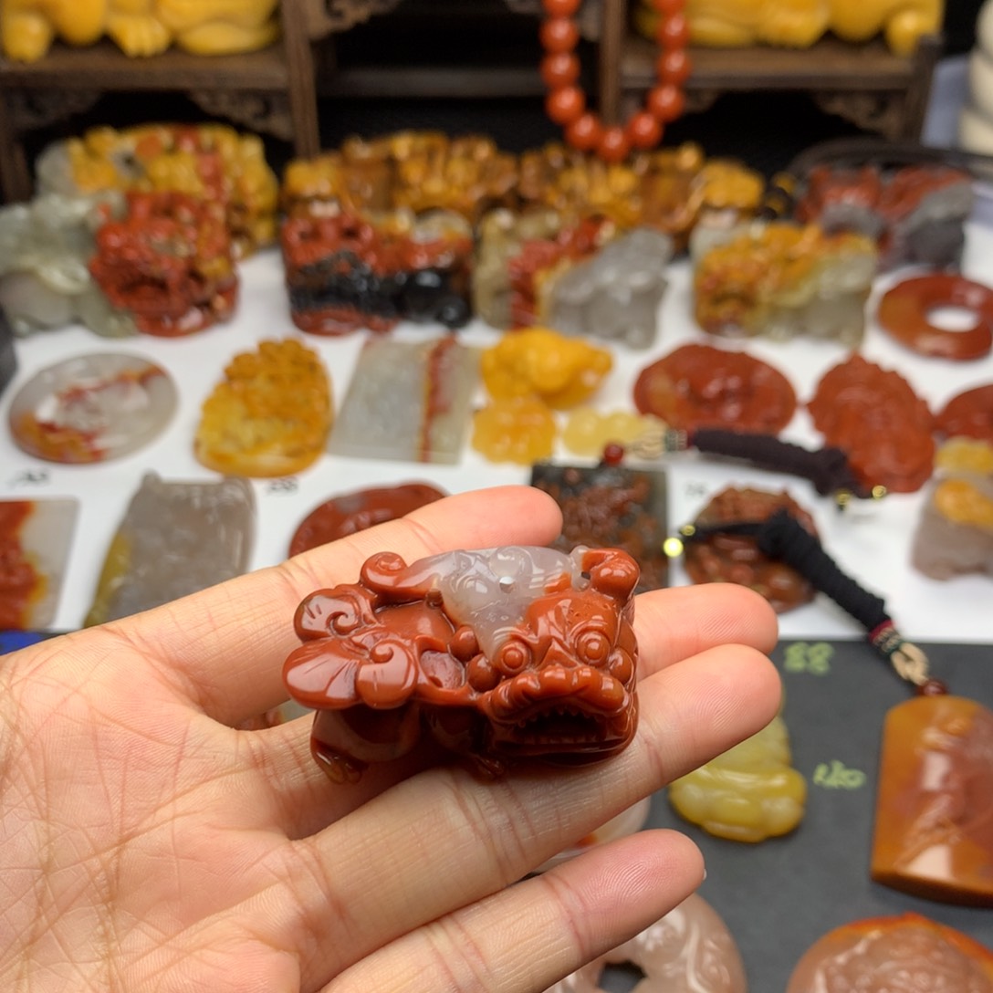 石英质玉（黄龙玉）挂件未镶嵌