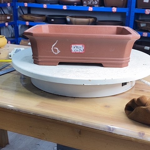 岭***术紫砂花盆宜兴紫砂工艺品