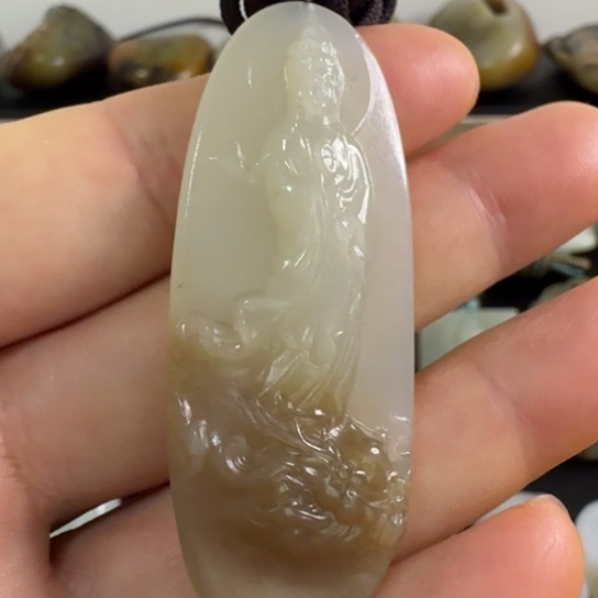 颈饰未镶嵌和田玉（白玉）