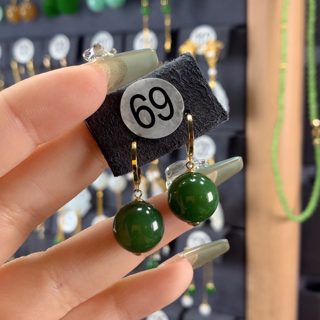 和田玉18K金镶嵌耳饰