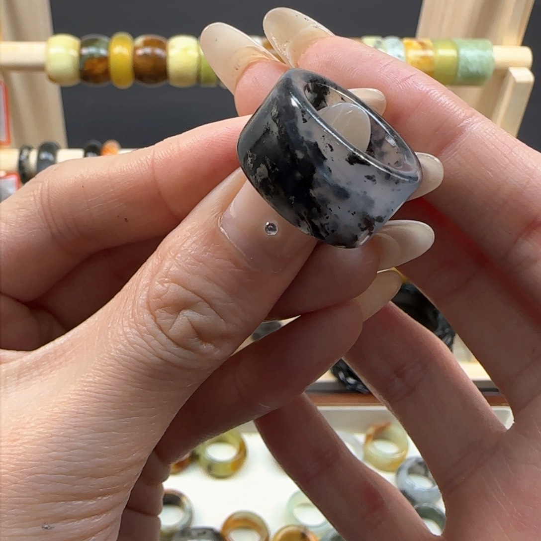 蛇纹石玉岫玉戒指内径16合金默*姐