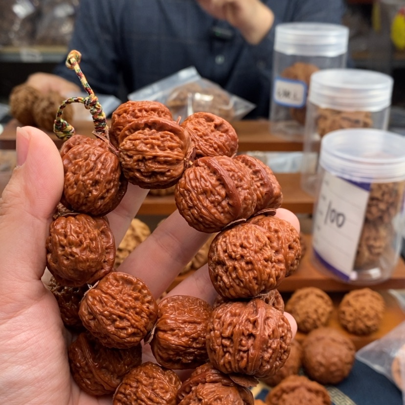 【闪购商品】文玩核桃吊坠白狮子手串