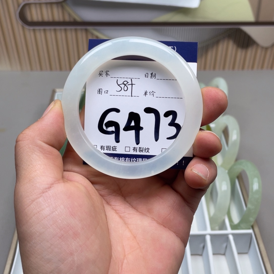 岫玉手镯手镯未镶嵌