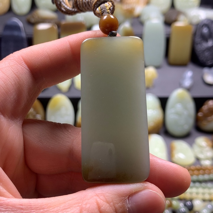 和田玉（糖玉）未镶嵌颈饰