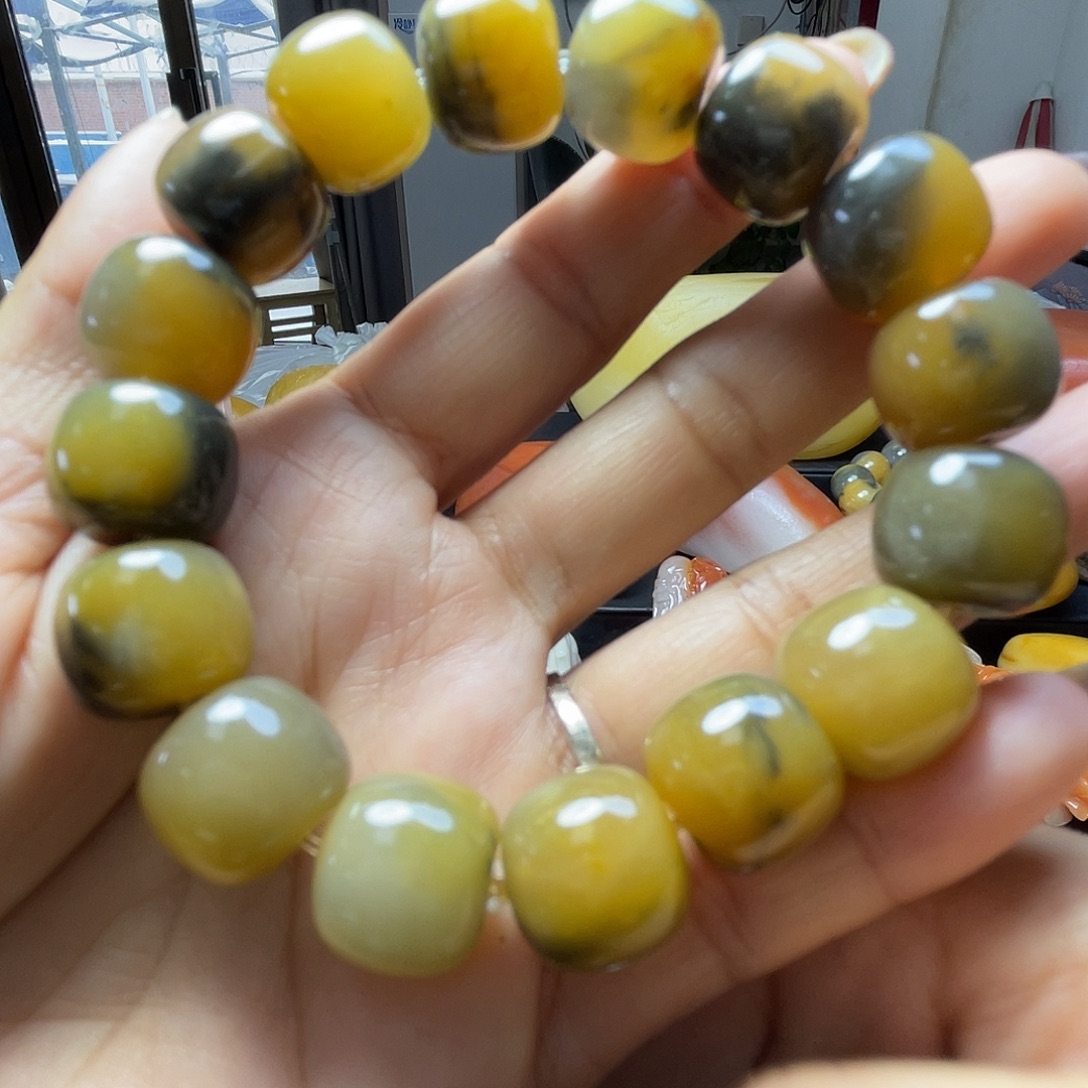 石英质玉（金丝玉）未镶嵌珠宝奇石