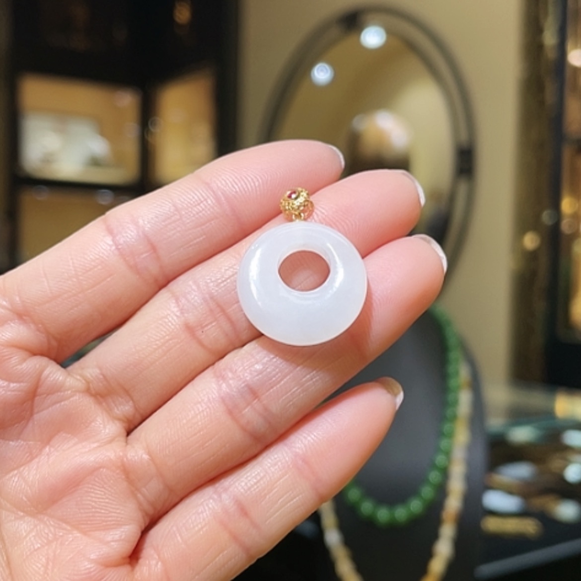 【闪购商品】和田玉颈饰18K金镶嵌公主扣